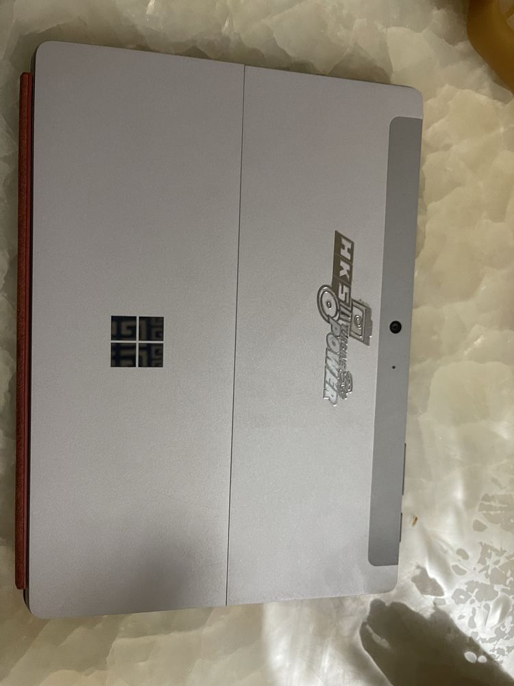 Плнашет ноутбук от Microsoft