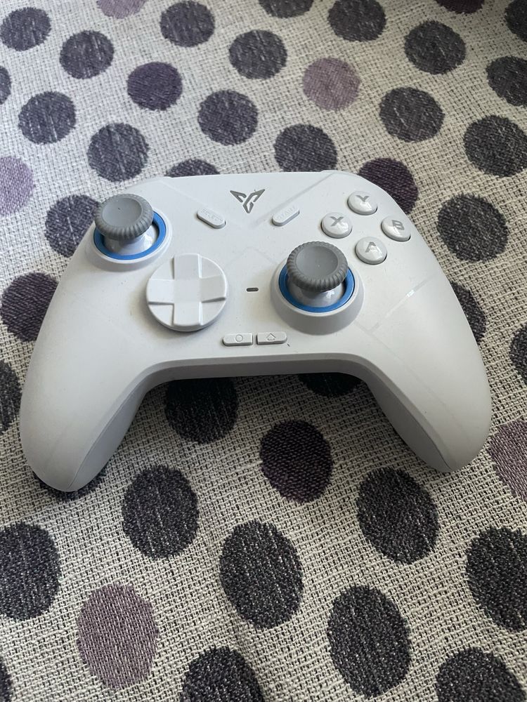 Продаю новый Геймпад XBox 360