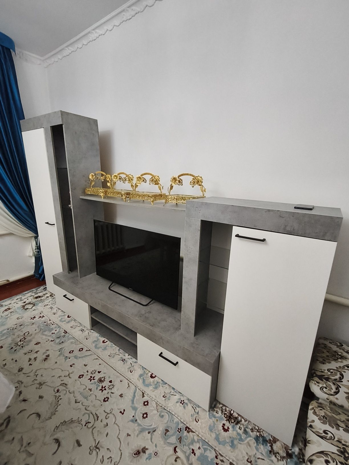 TV зона со шкафами в гостинную