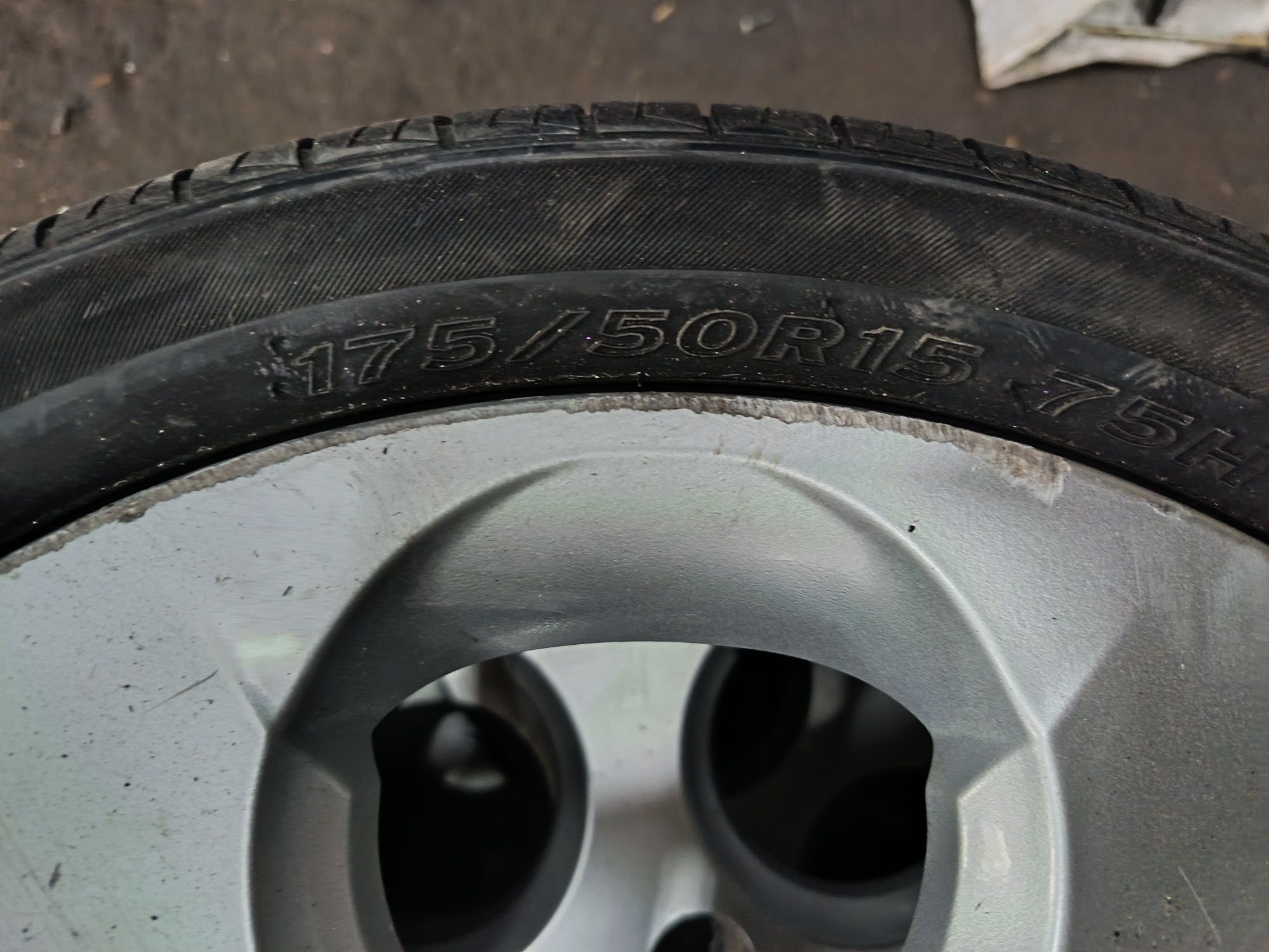 Резина Hankook 175.50. R 15 от киа