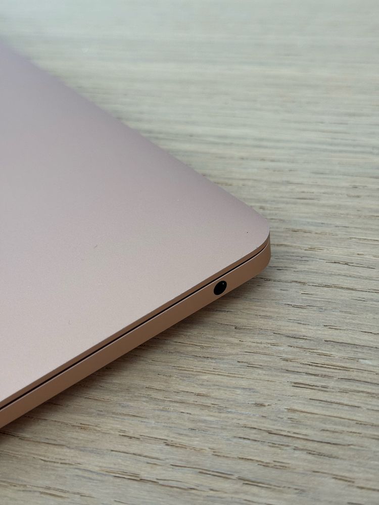 MacBook Air 13″ 2019 • i5 / 16 GB / 512 GB / USA версия • Алматы