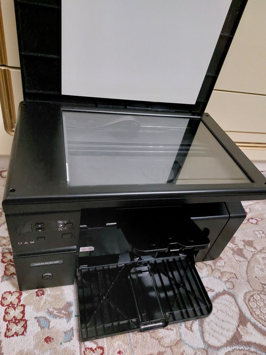 HP LaserJet M1132 МФУ
принтер, сканер, копир