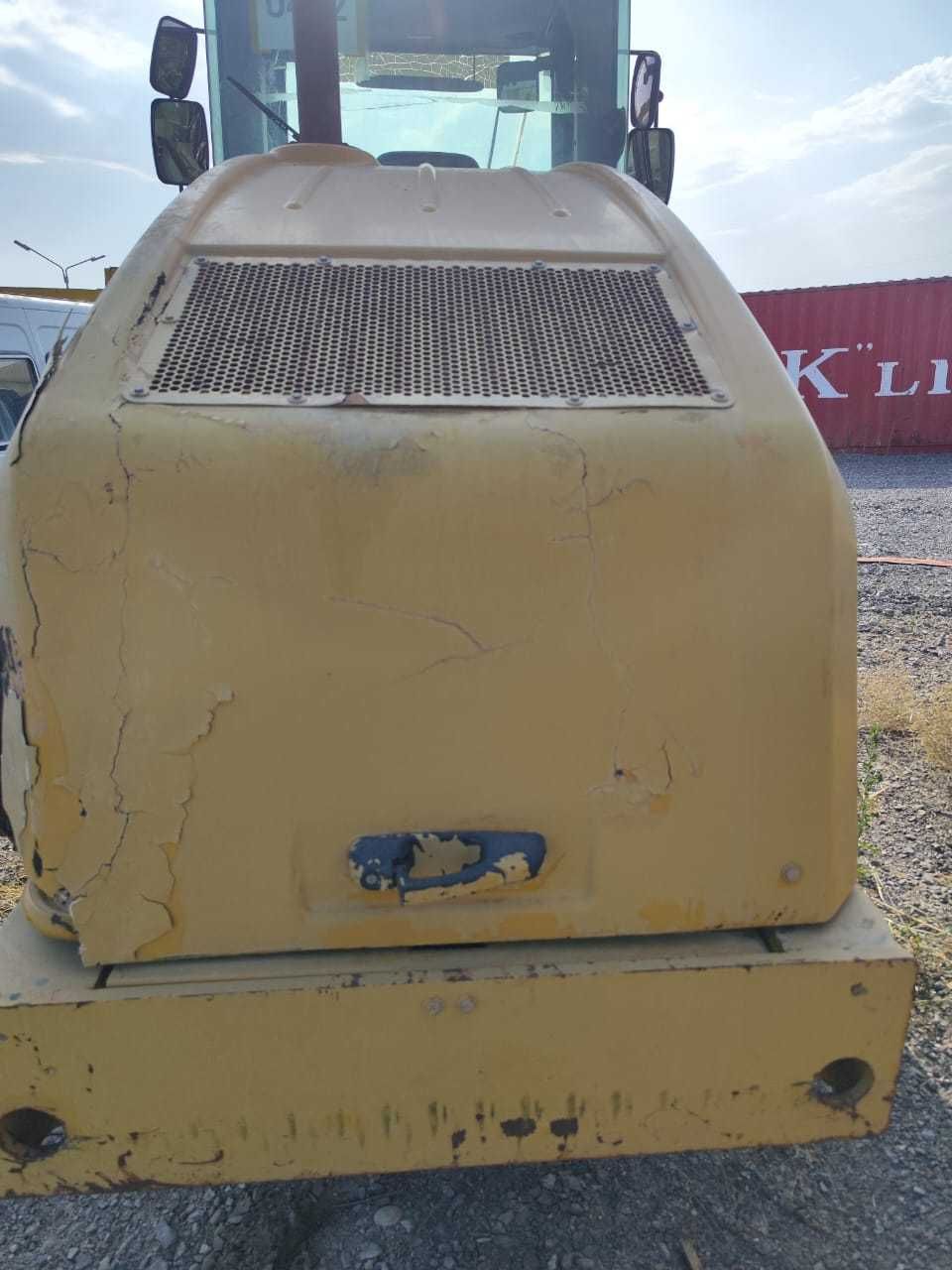 Каток CAT CS56B Caterpillar