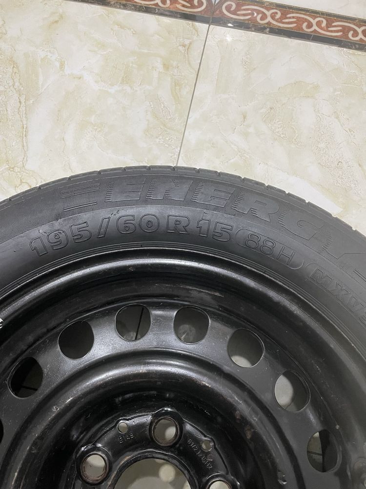 Покрышка мишлен 195/60R15