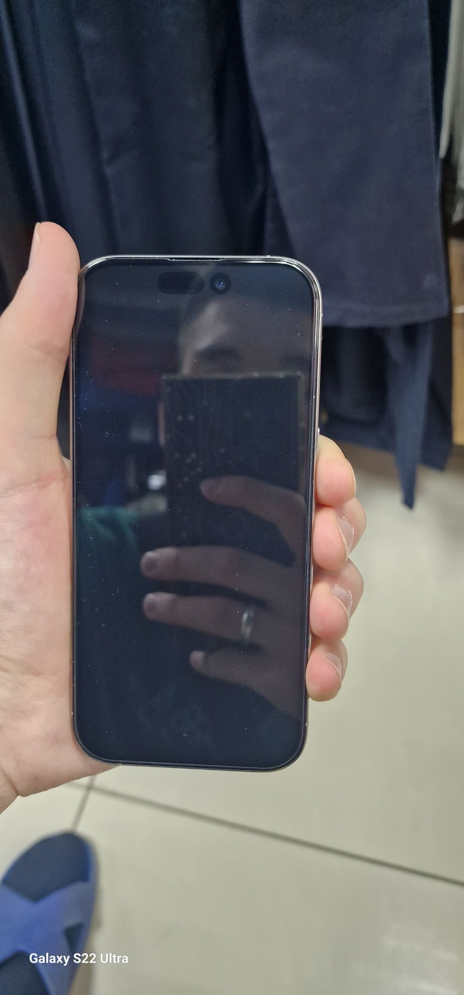 Продам Iphone 16pro /256г