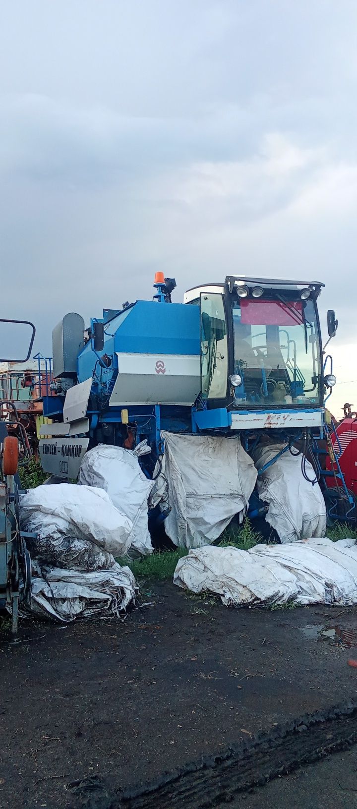 Продам комбайн енисей