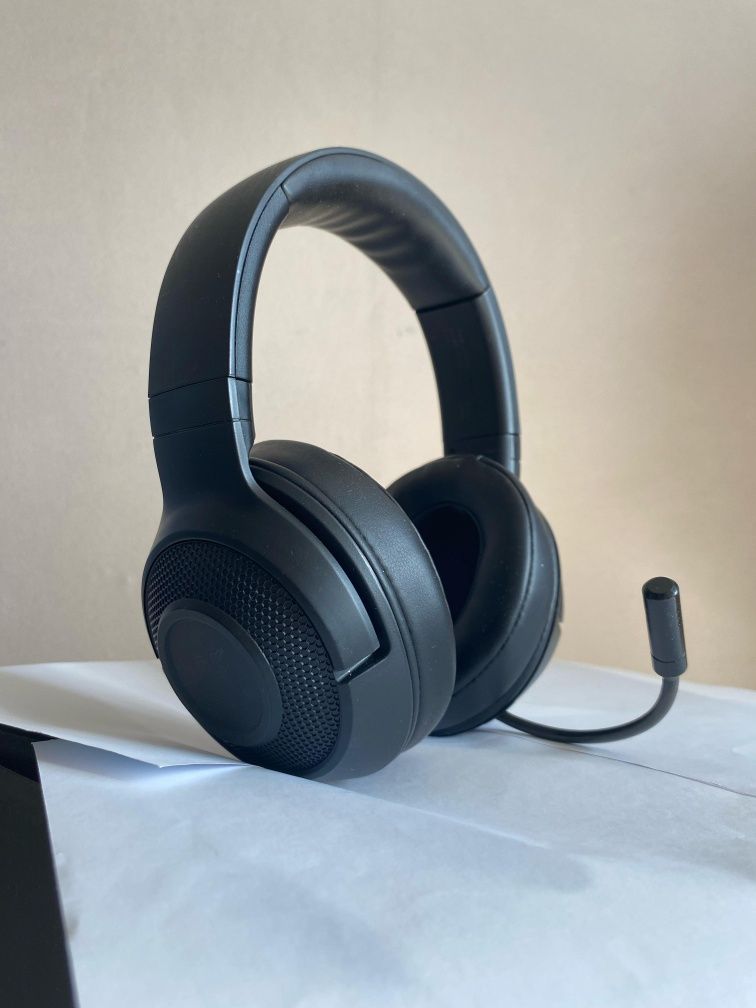 Продам наушник Razer