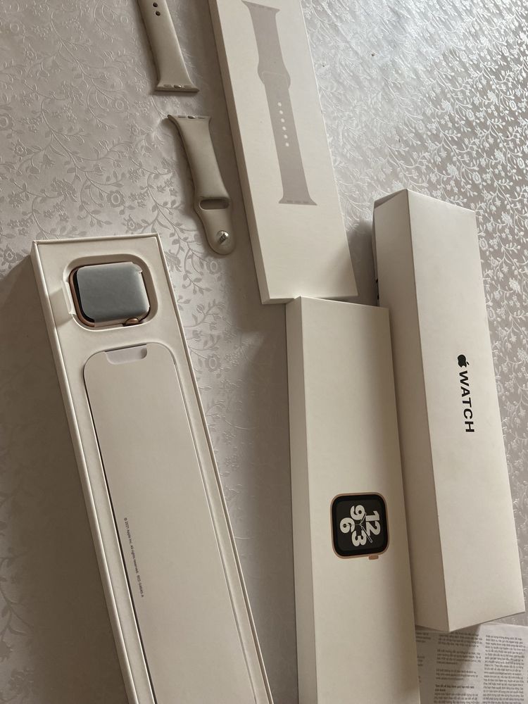 apple watch se 40 mm золотистый