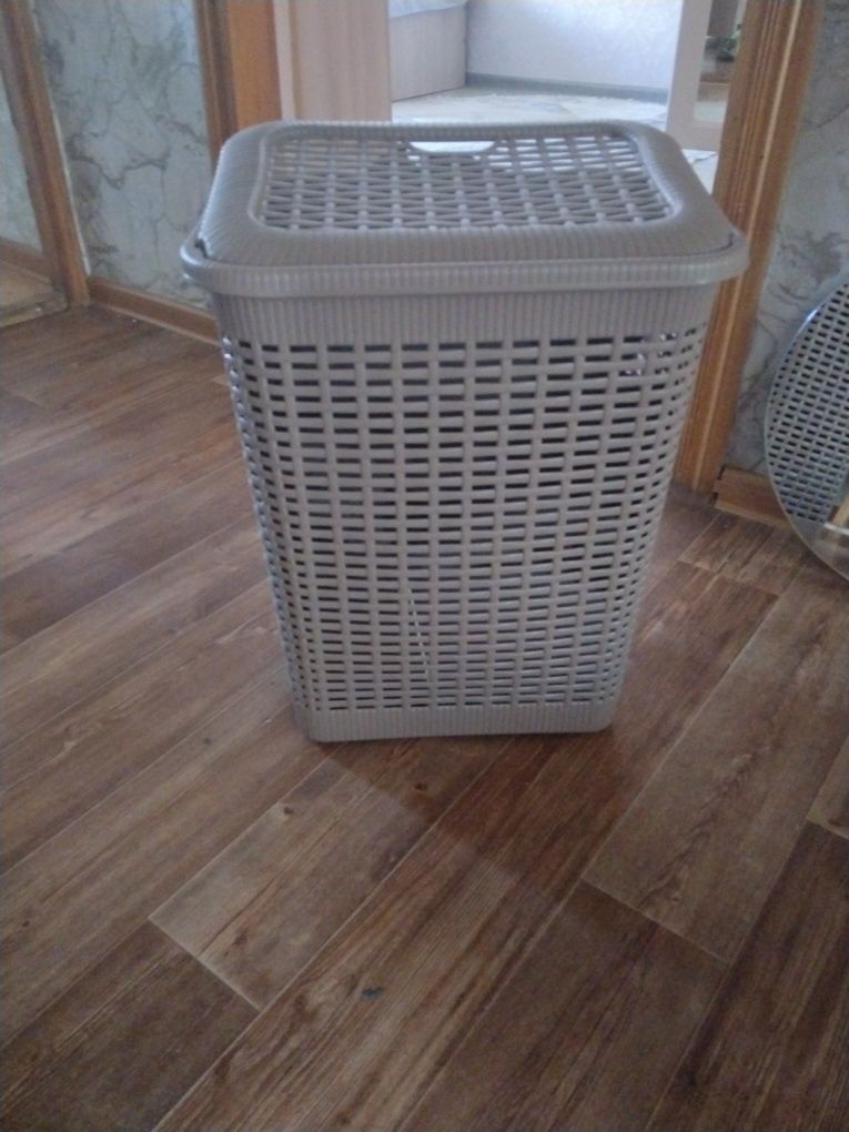 Продам корзину для белья