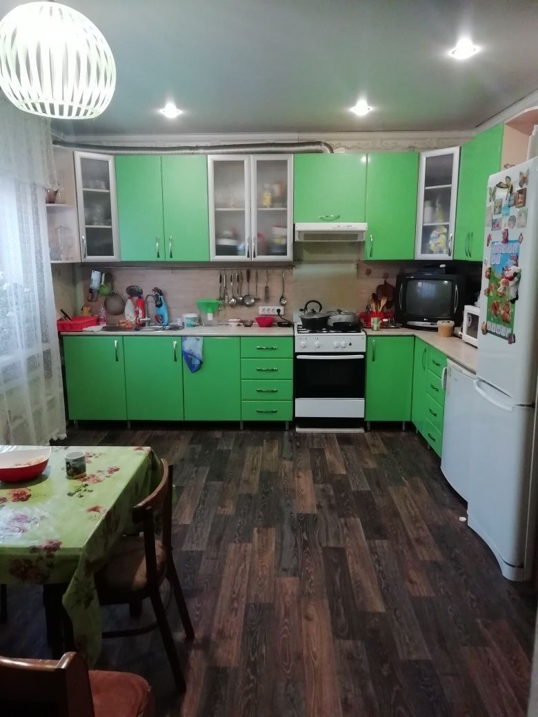 Продам или обменяю на квартиру в городе  Павлодаре  4-х комнатный дом