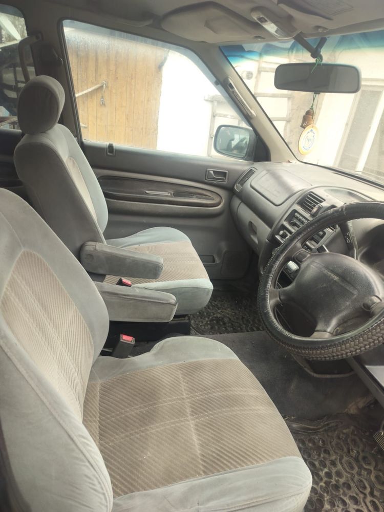 Продам Mazda MPV