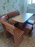 Продам кухонный уголок со  столом и стульями