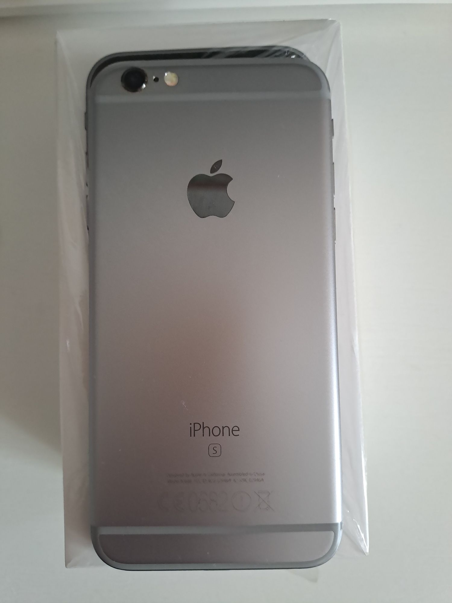 Продам IPhone 6s