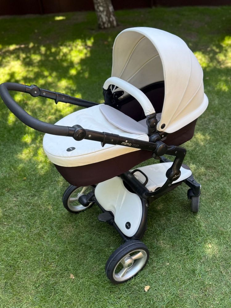 Продаю детскую коляску и все удобства для малыша mima xari
