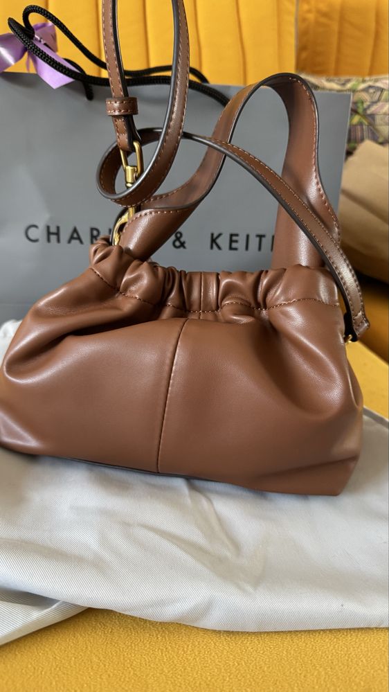 Сумка charles & keith новая с этикеткой