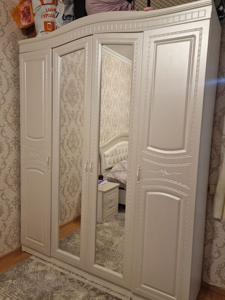 Все на фото продается . Срочно .