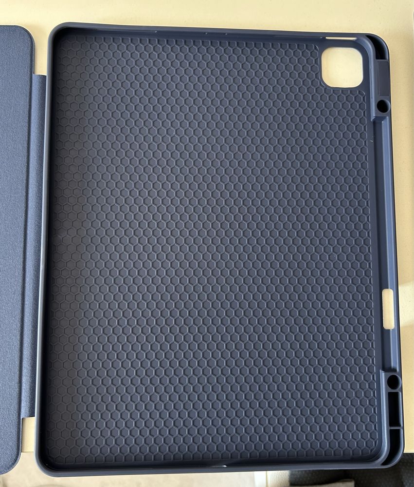Продам чехол на ipad pro 12,9