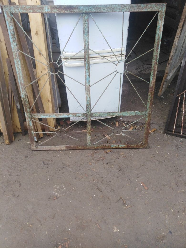 Продам решётки на окна б/у