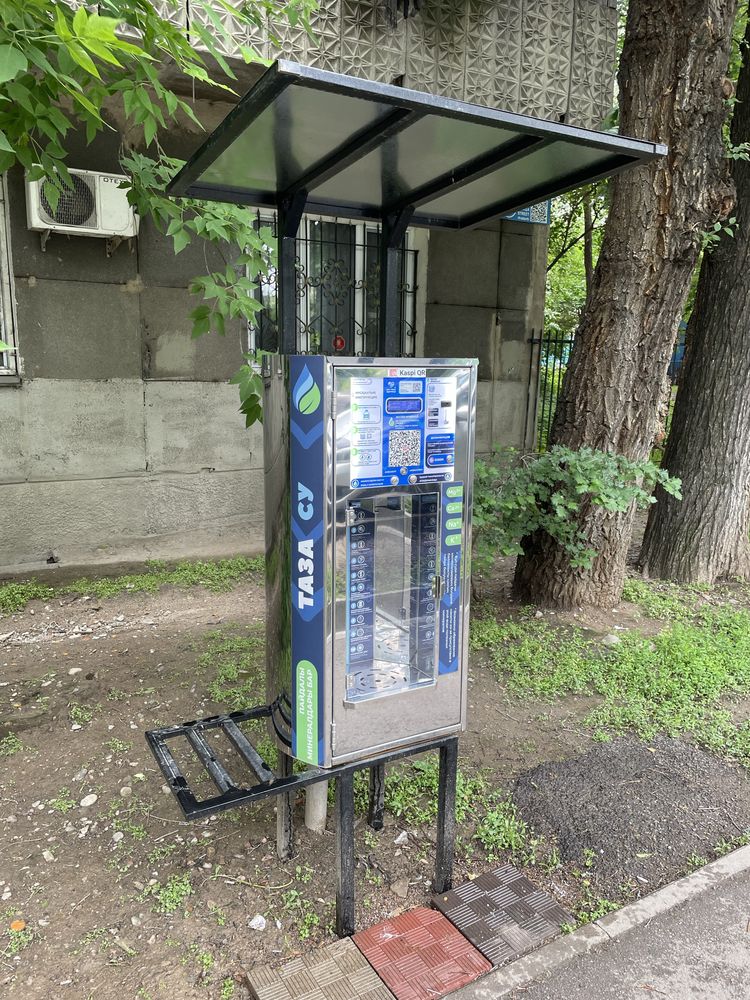 Устоновим аппарат по продаже воды