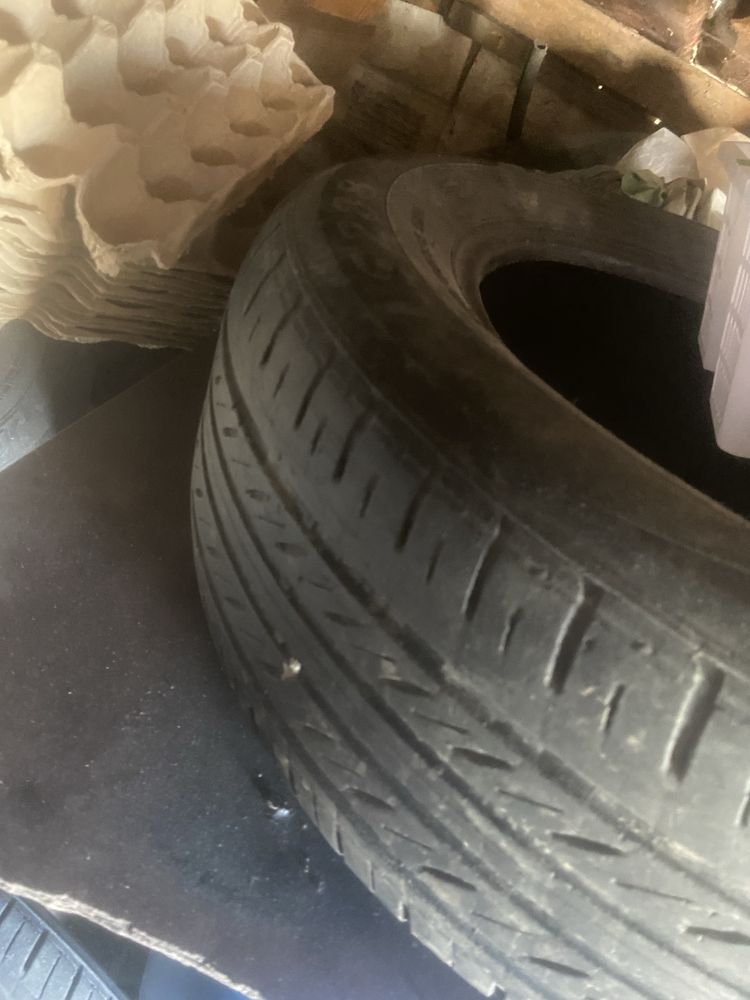 Продам летнюю резину 215/65R16