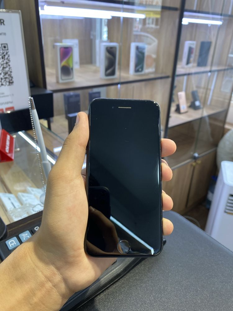 IPhone SE 128Gb