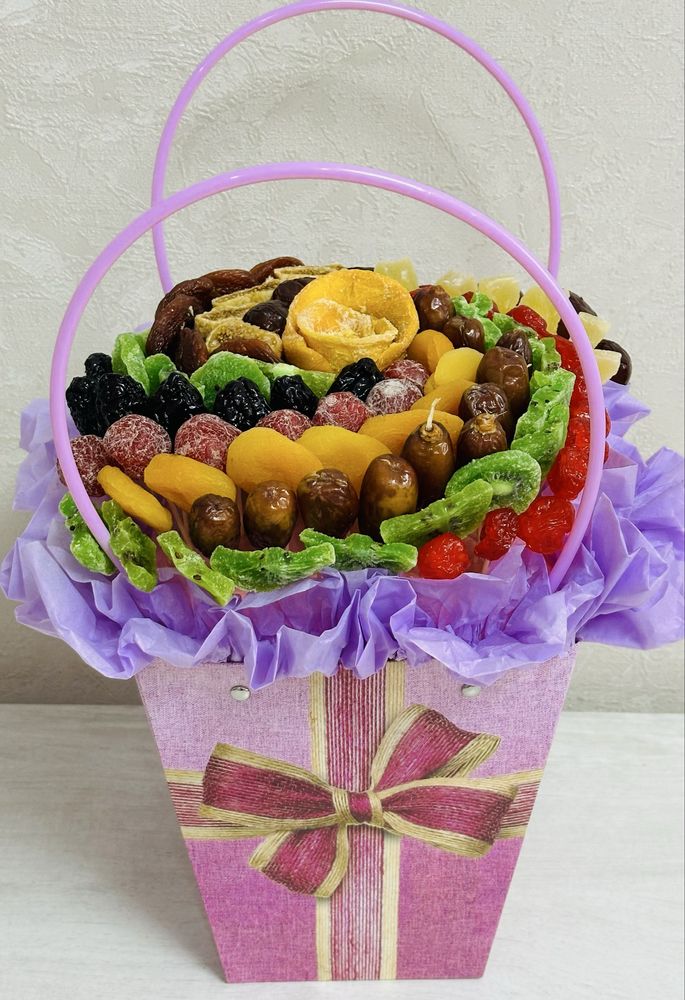 Корзинки с сухофруктами