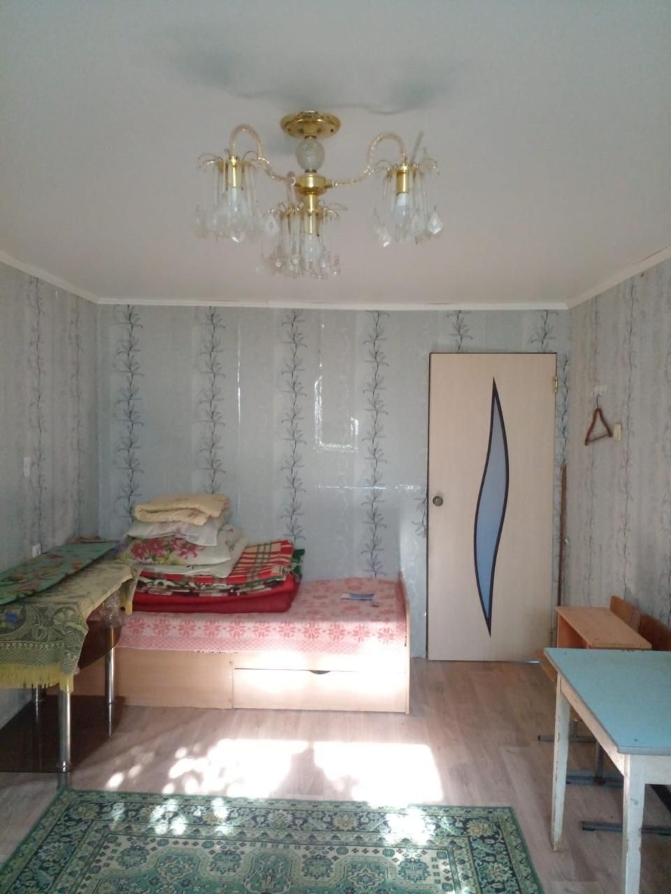Продам 2 комнатную квартиру район 8 школы 16900