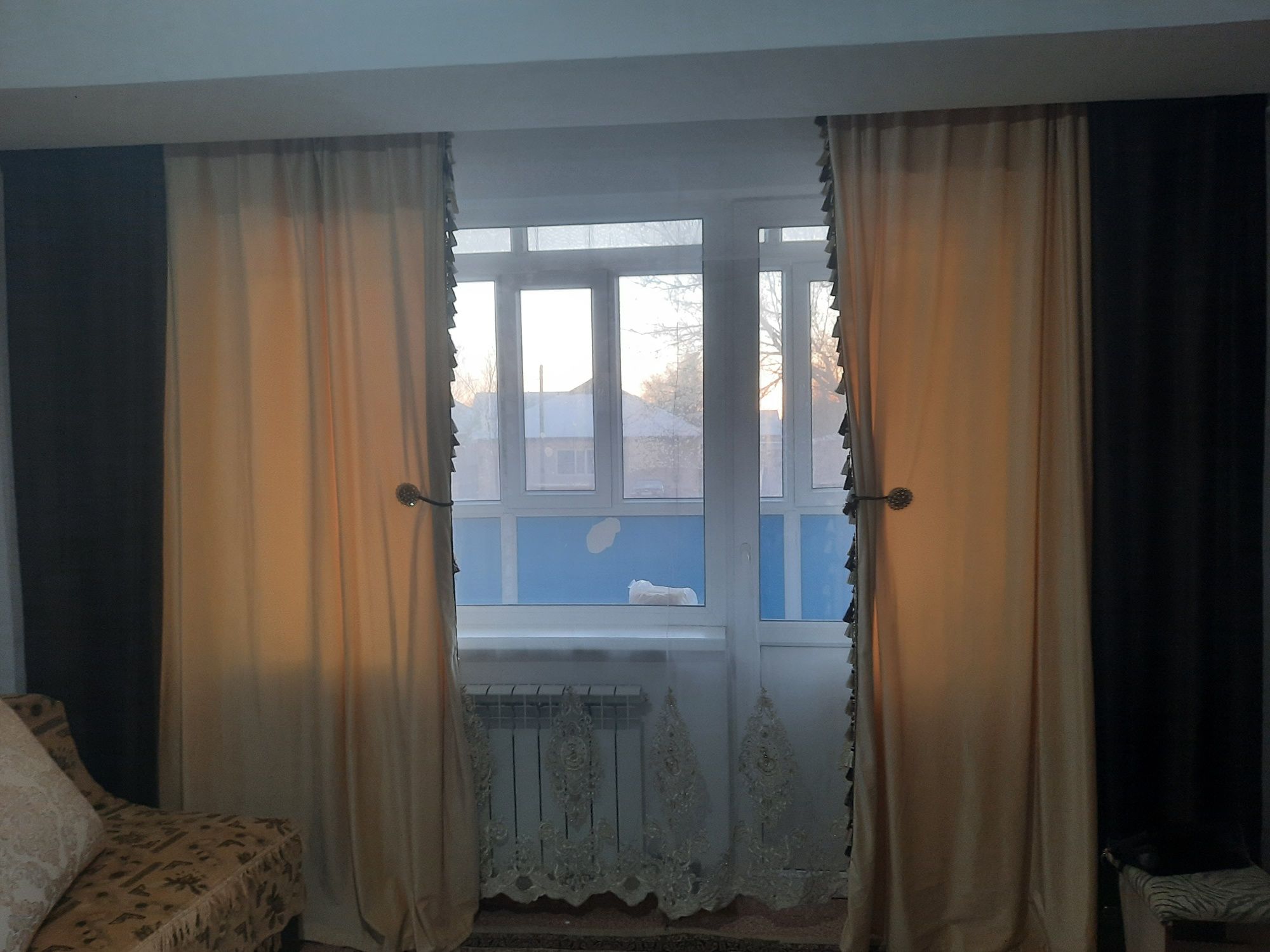 Срочно продам  палас,ковровую дорожку,плед для дивана