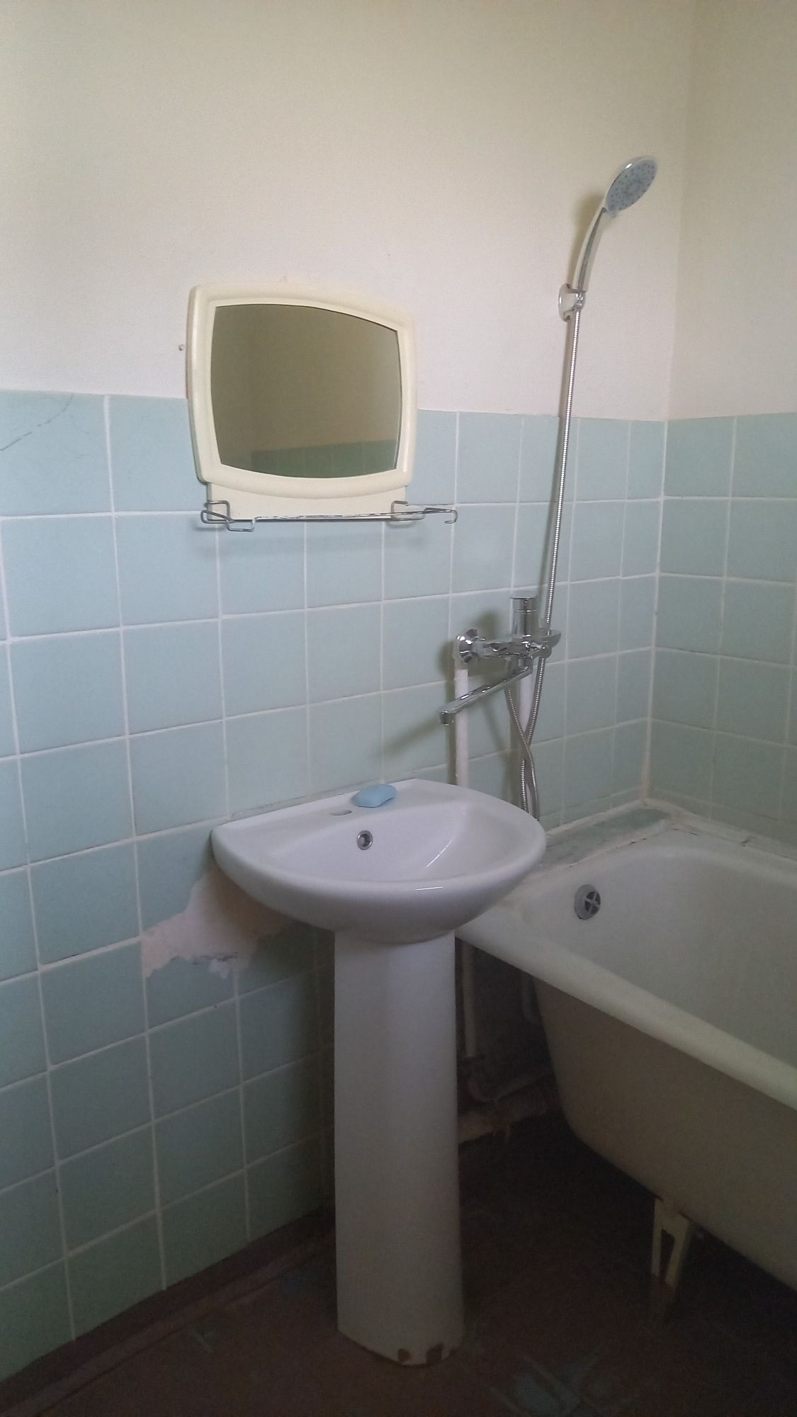 Продам 2 комнатную в Таразе