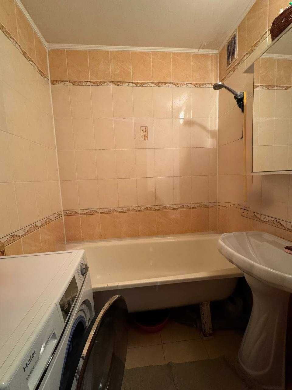 Продам 2 к.кв. на 8 мкр