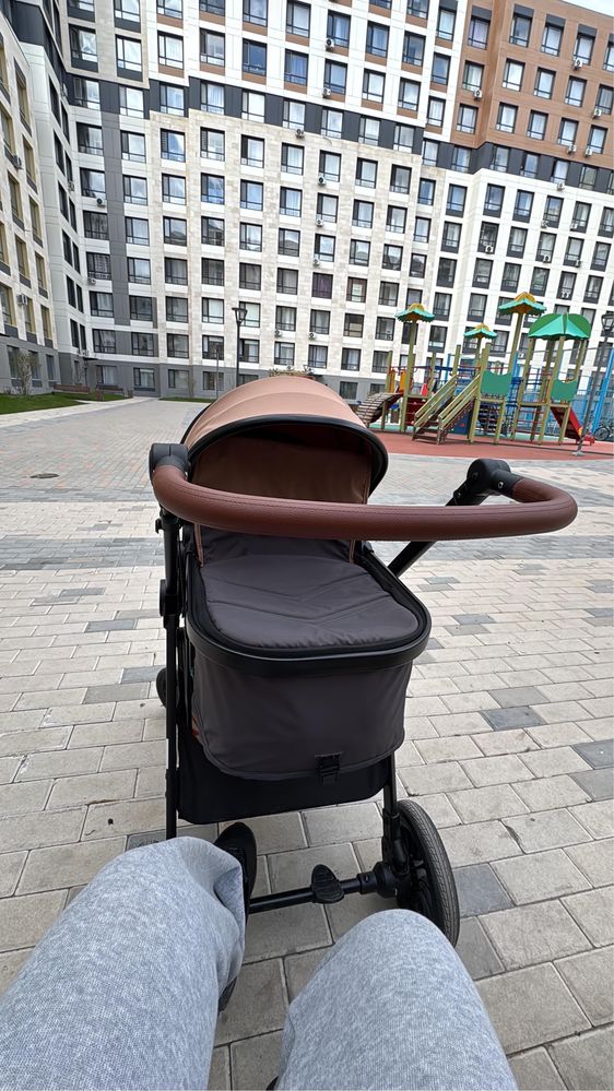 Продам детскую коляску 2 в 1