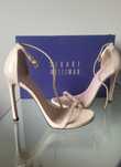 Босоножки Stuart Weitzman