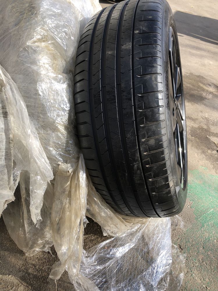 Комплект шины Pirelly + диски  на Zeekr 265/45/ R21 Sport