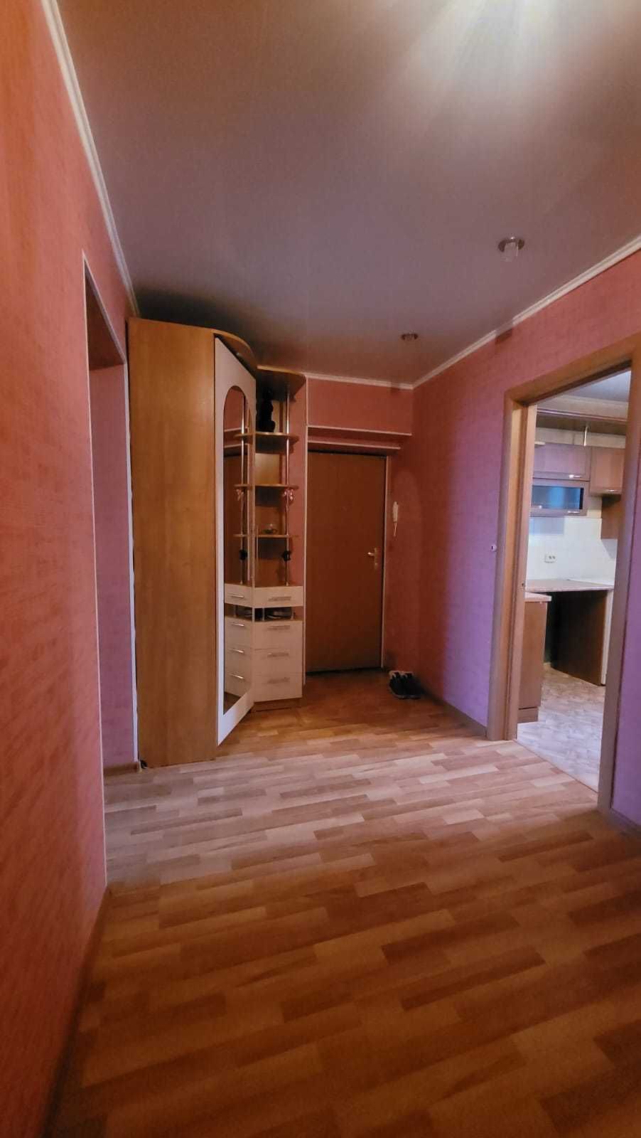Продам 3к кв в кирпичном доме р-н 17 школы!!!