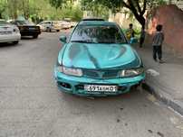Mitsubishi Carisma