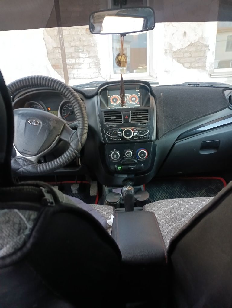 Продам авто Калина 2.2014года.Газ-бензин отметка в тех.паспорте есть