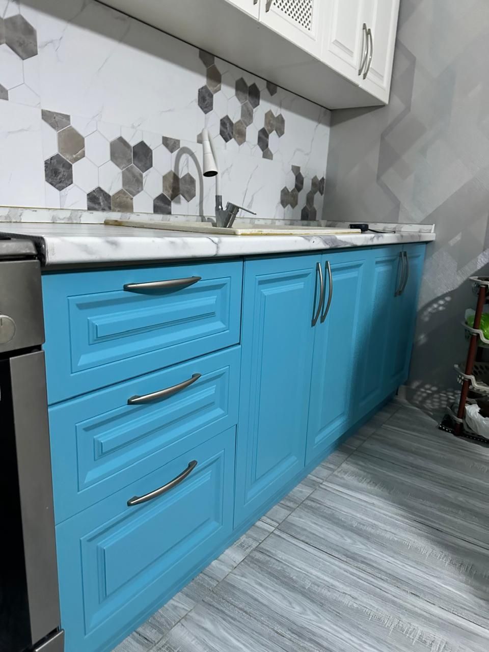 Срочно Продам кухонный гарнитур МДФ