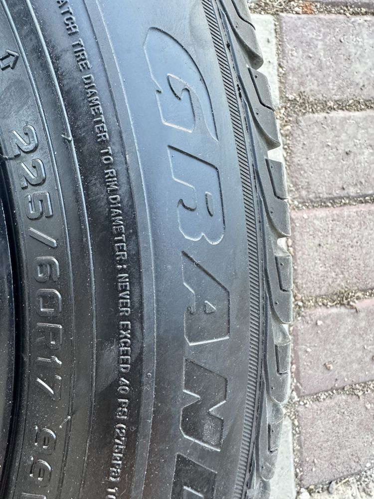 Продам комплект резины dunlop