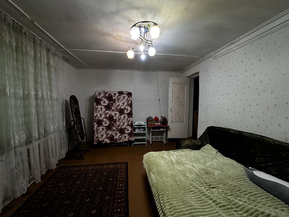 Продаётся 3-комнатная квартира в частном доме