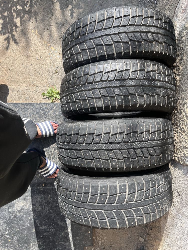 Продам резину R17 205/50