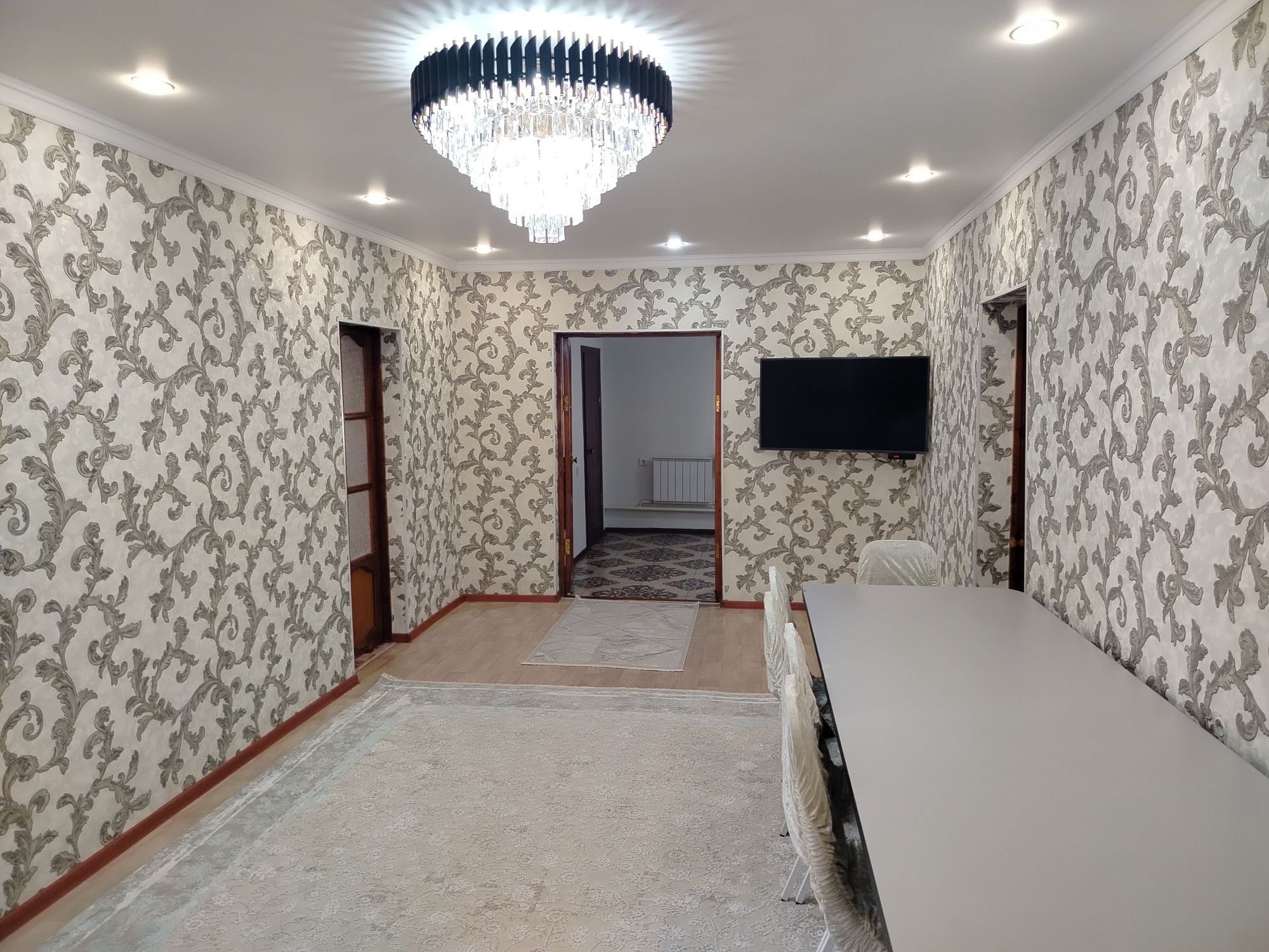 Уй сатылады 6 бөлмелі 124кв.м