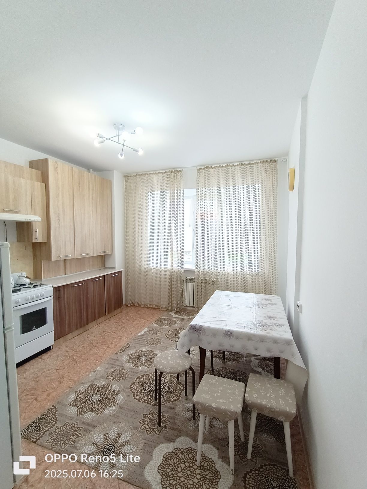 Сдам 3 х.кв. 3/5 эт. Батыс 2  дом.9/4