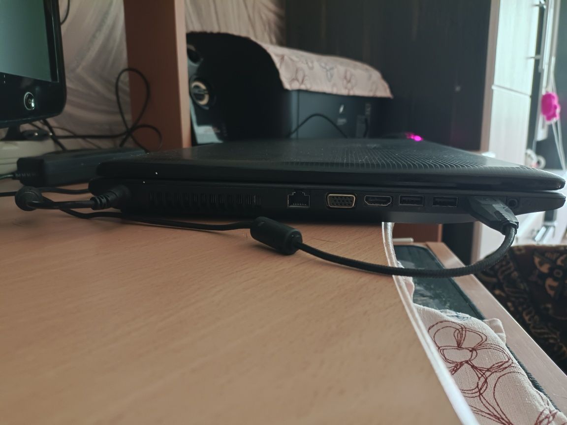 Продам ноутбук Asus x75v
