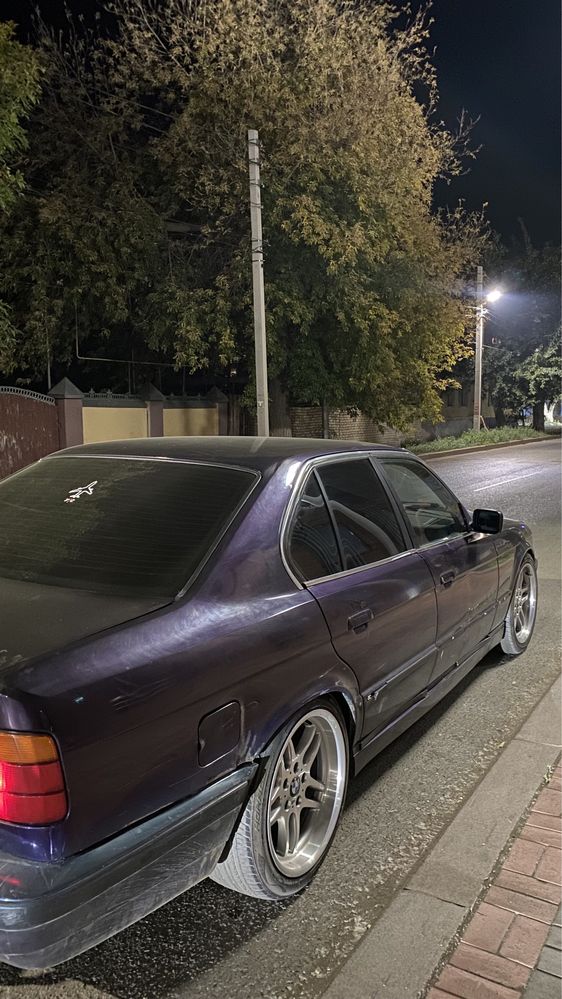 Продам авто BMW e34 1995 год