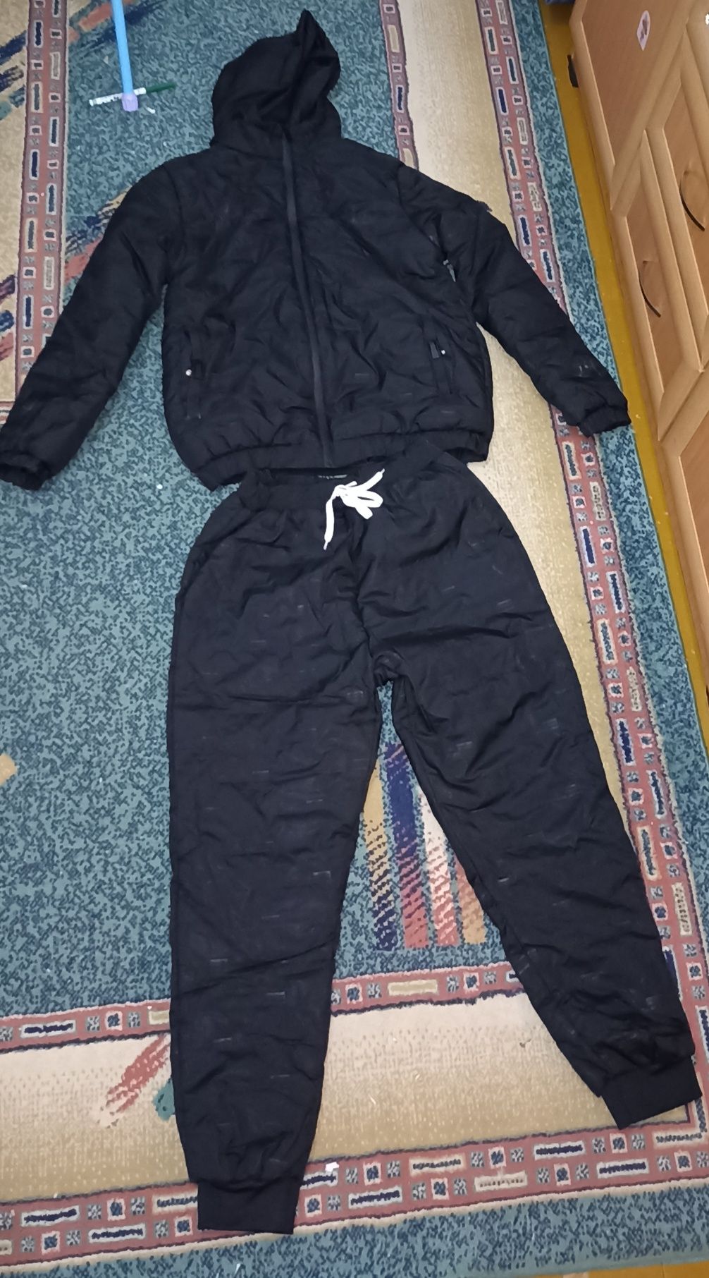 Продам утеплённый спортивный костюм