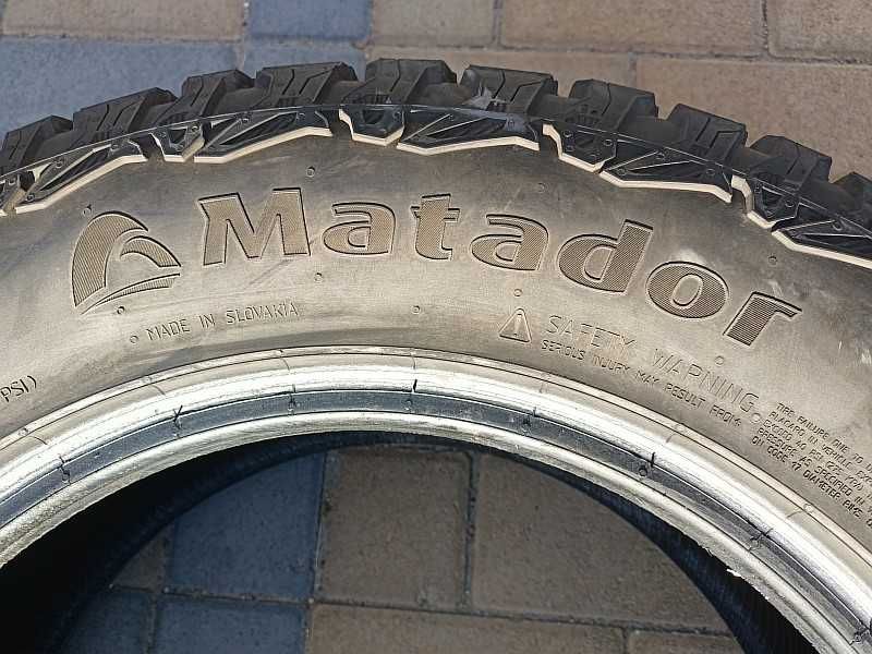 Шины 235/65 R17 - "Matador Izzarda A/T2" (Словакия), всесезонные.