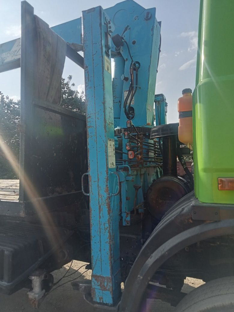 Продам манипулятор хорошем состаене
