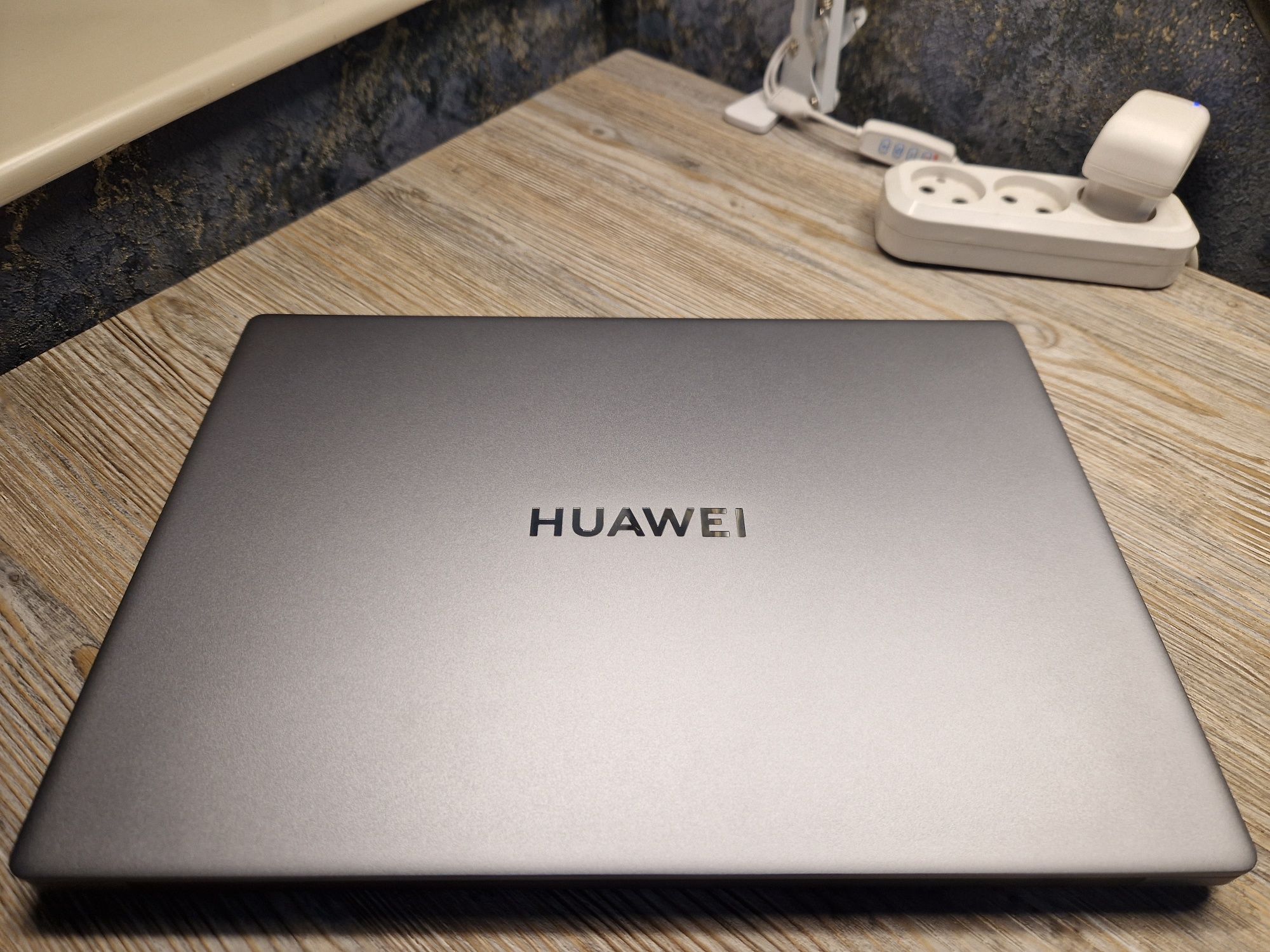 Мощный ультрабук Huawei Mate D16 Экран 16