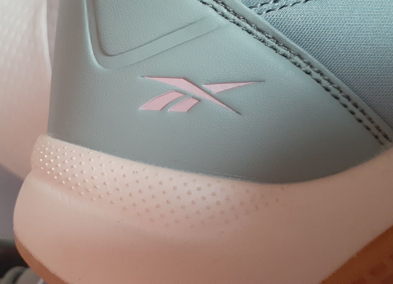 Оригинальные  кроссовки Reebok из США, 41 размер,