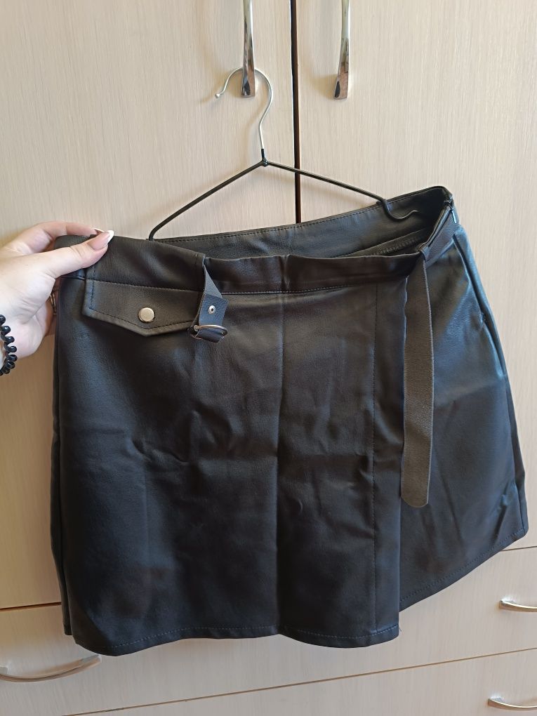 Продам юбку-шорты